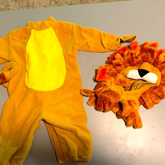 Spooktacular Creations Lion costume
•size 6-12 months
•tan color NWOT no boots - Picture 1 of 10
